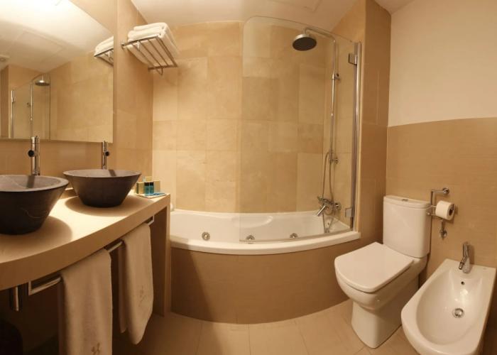 Hotel YIT El Postigo