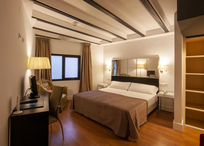 Hotel YIT El Postigo