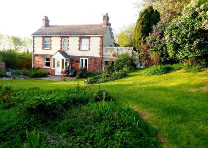 Luxurious Entire Studio in Axminster Suitable for