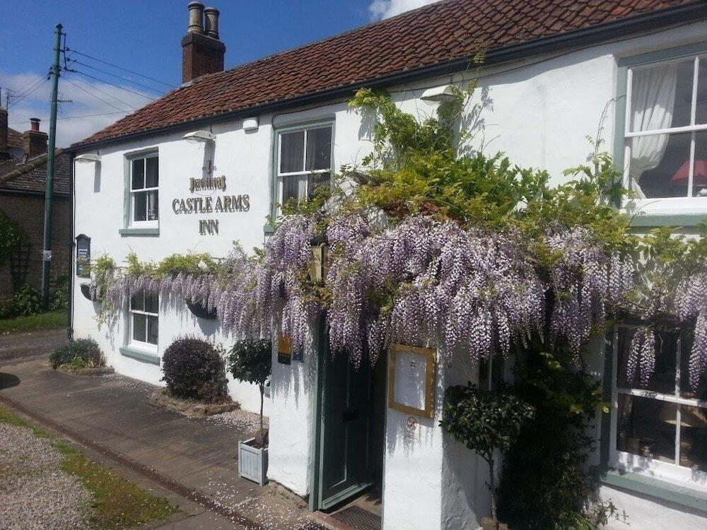 The Castle Arms Inn
