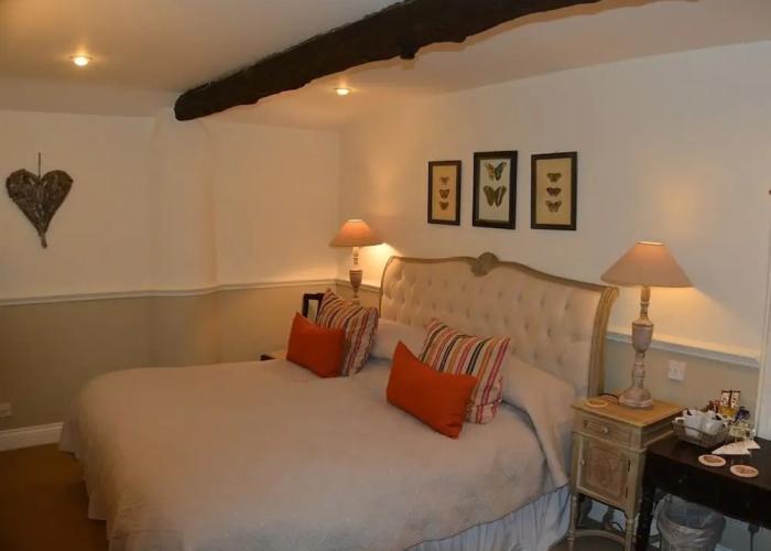 The Castle Arms Inn