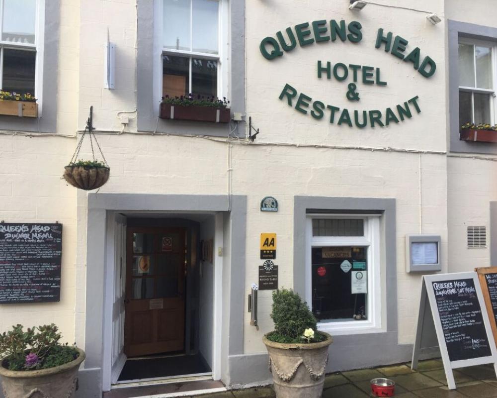 Queens Head Hotel