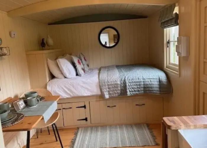 Cottages_and_Houses Shepherdshut-cotswolds-petfriendly-woodburner