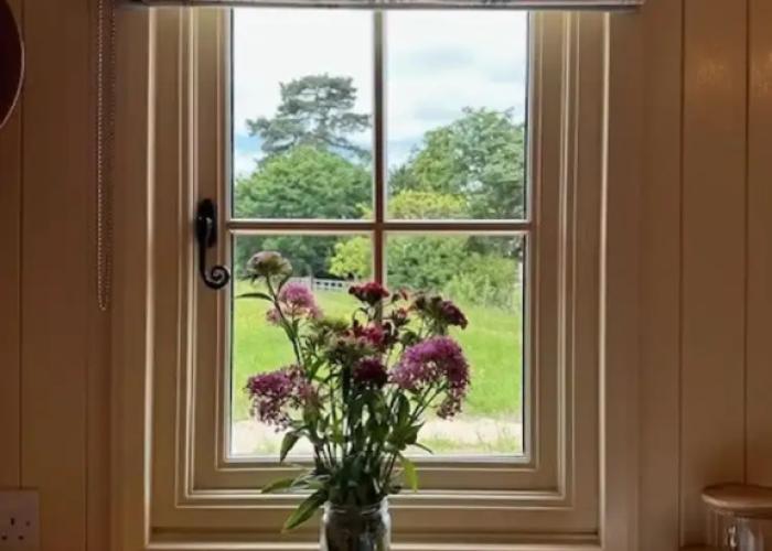 Cottages_and_Houses Shepherdshut-cotswolds-petfriendly-woodburner