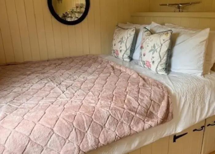 Cottages_and_Houses Shepherdshut-cotswolds-petfriendly-woodburner