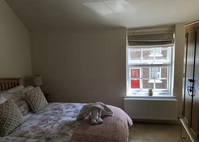 Bramble Cottage With Free Parking