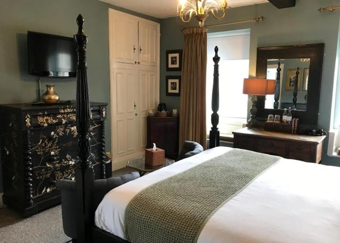 Bridge House Hotel