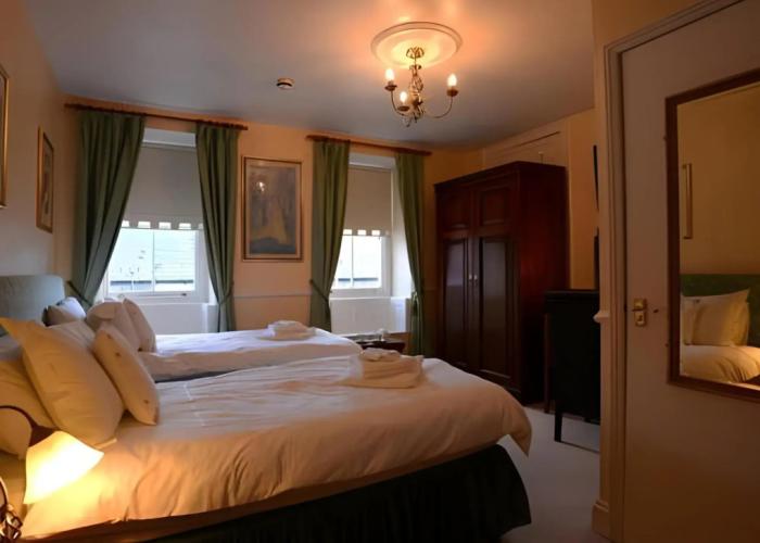 Bridge House Hotel