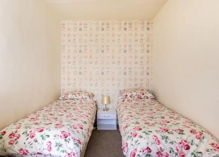 2 b&b 40 Percent off Weekly Half Price Monthly