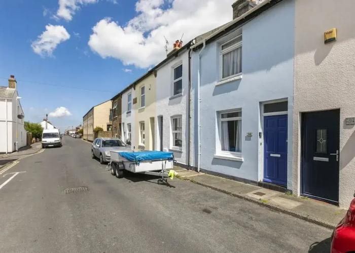 2 b&b 40 Percent off Weekly Half Price Monthly