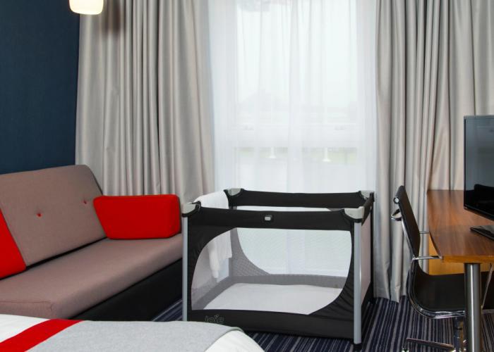 Holiday Inn Express London-Epsom Downs by IHG