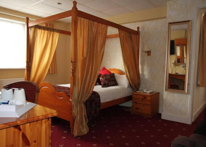 King Charles Hotel