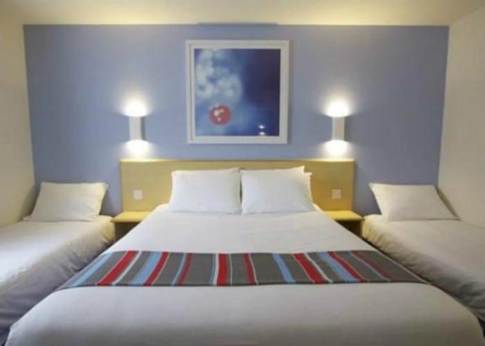 Travelodge Medway M2