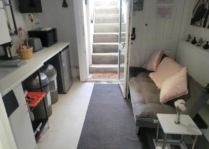 Hidden Treasure- 2 Beds Sleeps 3 Gillingham