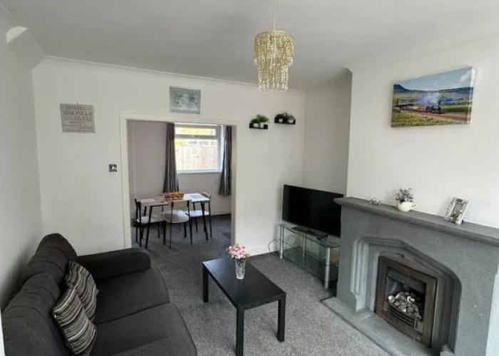 Hartlepool - 2 Bedroom - Near Seaside - Sleeps 5