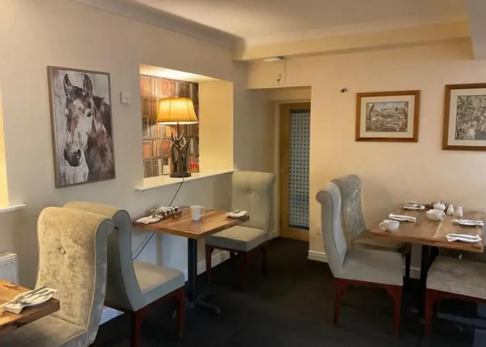OYO Cocketts Hotel