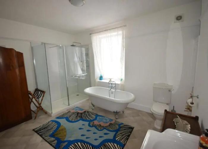 Newberry Beach Lodge