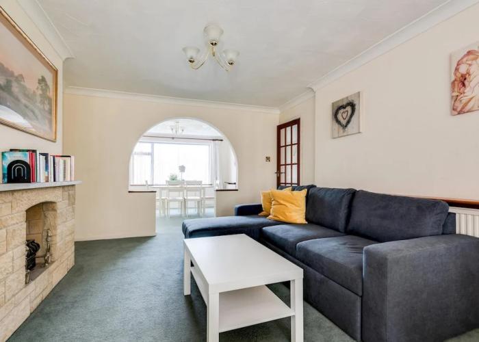 Kidlington 3 BR House Parking Large Garden