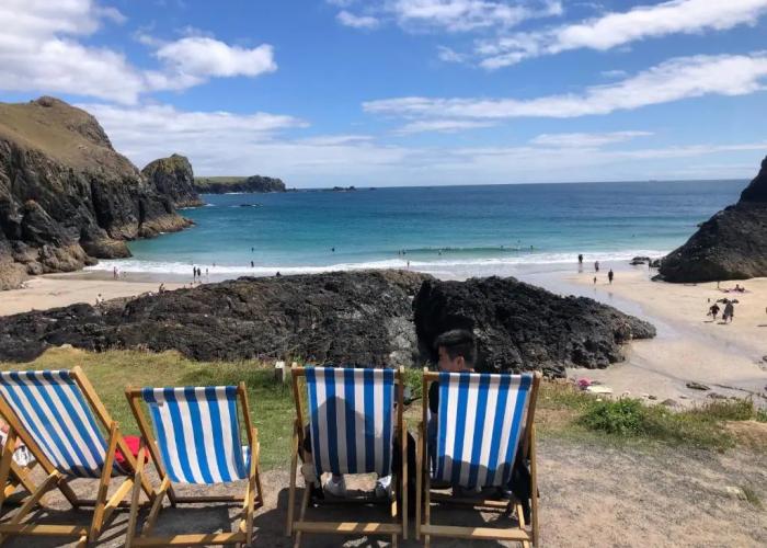 1 Bed-pet Friendly-parking-patio-close to Coasts