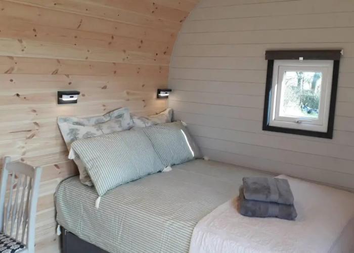 Hornbeam Eco Cabin - Sleeps 2 - Valley View