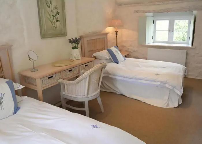 Tregaddra Farm B&B