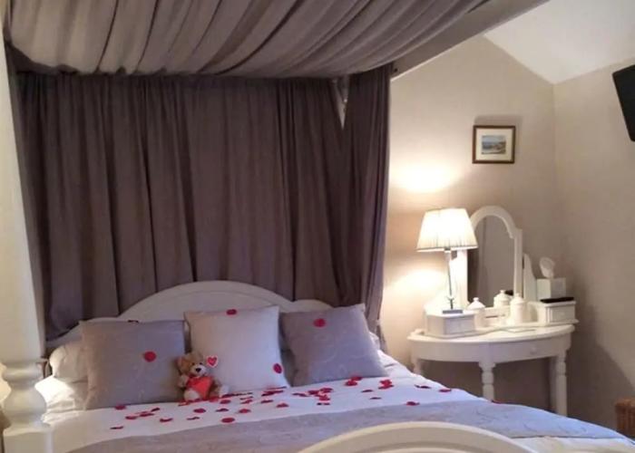Tregaddra Farmhouse B&B