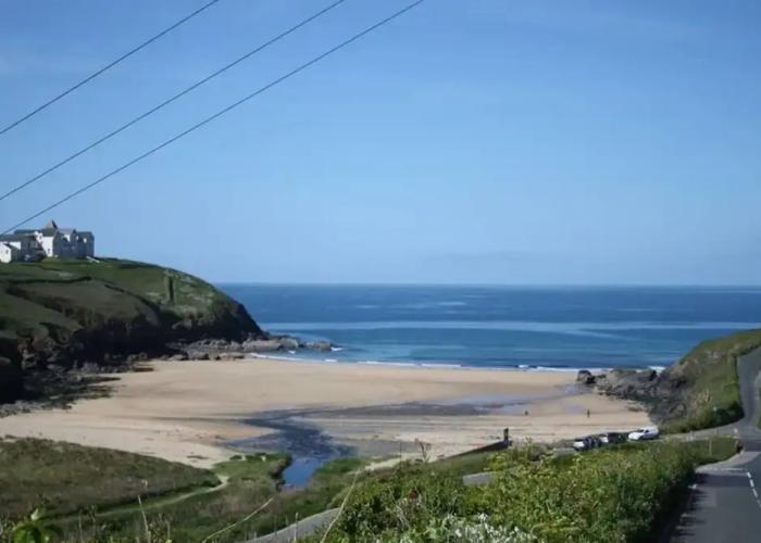 Cosy Shepherds Hut nr Kynance Cove