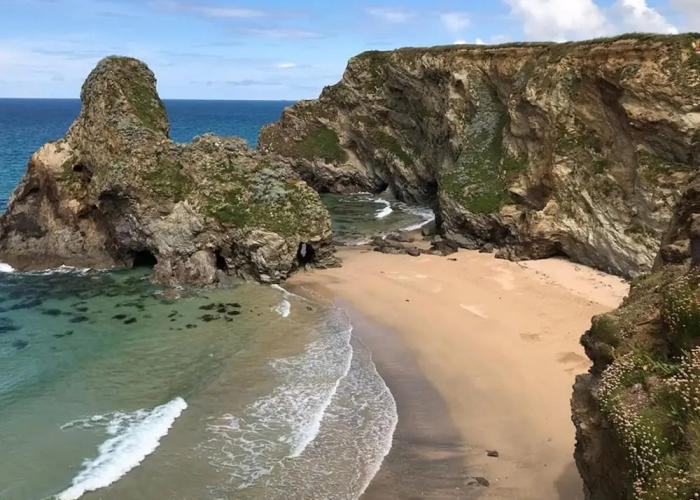Cowshed Cottage Located nr Kynance Cove