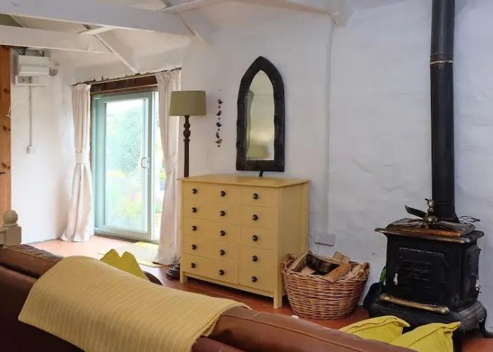 Cowshed Cottage Located nr Kynance Cove