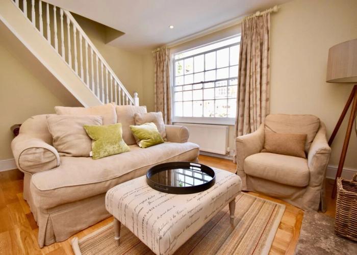 Poachers Hut - Captivating 1-bed Cottage Shorwell