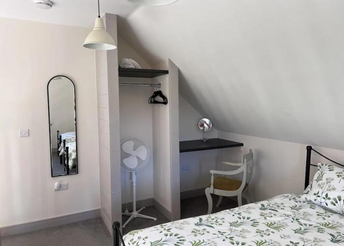 Poachers Hut - Captivating 1-bed Cottage Shorwell