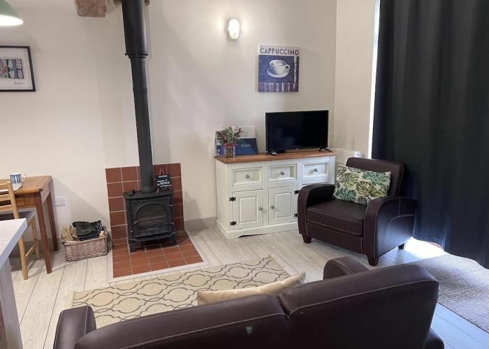 Poachers Hut - Captivating 1-bed Cottage Shorwell