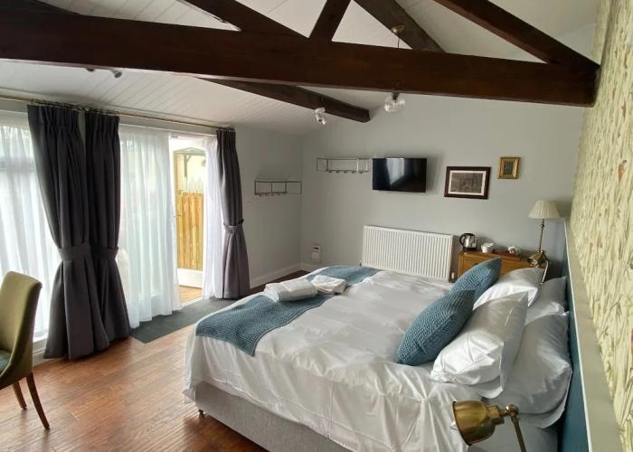 Three Bishops Inn