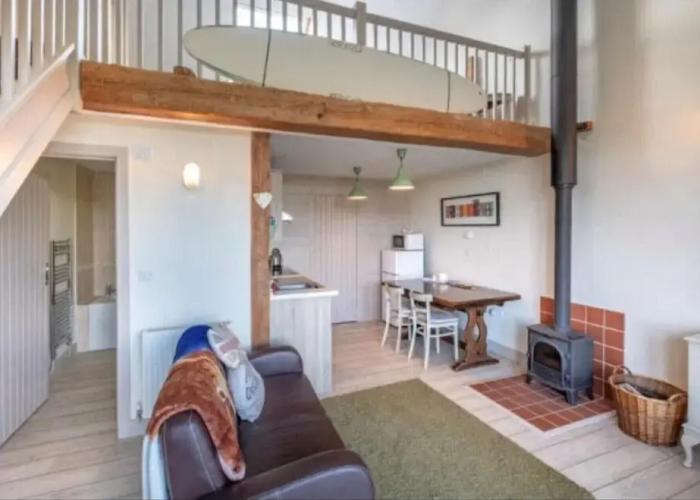Surf Shack - Impeccable 1-bed Cottage in Shorwell