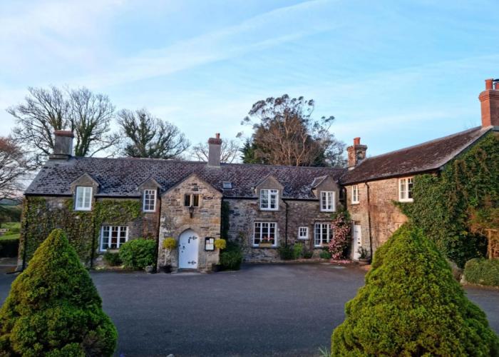 Collaven Manor Hotel