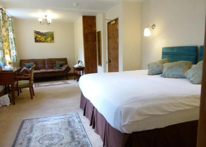 Collaven Manor Hotel