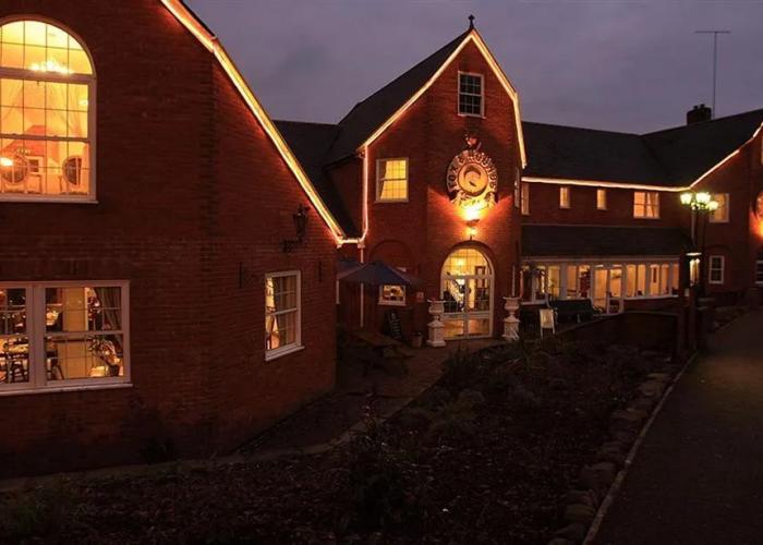 Fox & Hounds Country Hotel