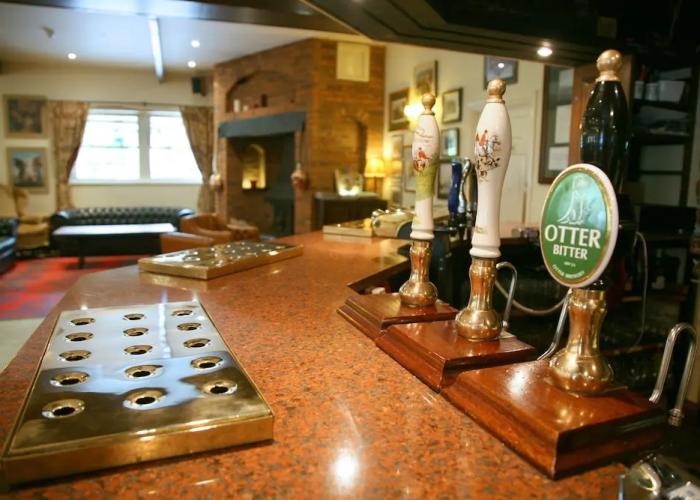 Fox & Hounds Country Hotel