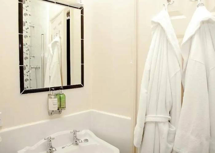 Fox & Hounds Country Hotel
