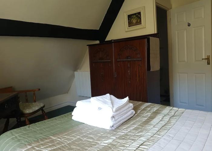 Fox & Hounds Country Hotel