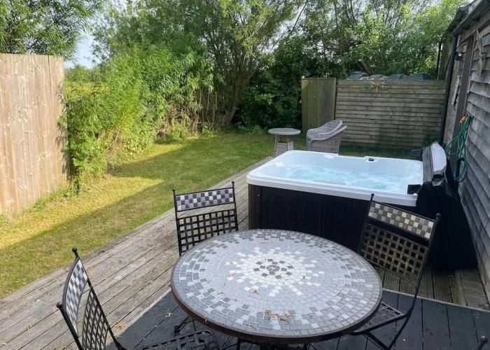 Meagill Cottage a Cozy Retreat With hot tub