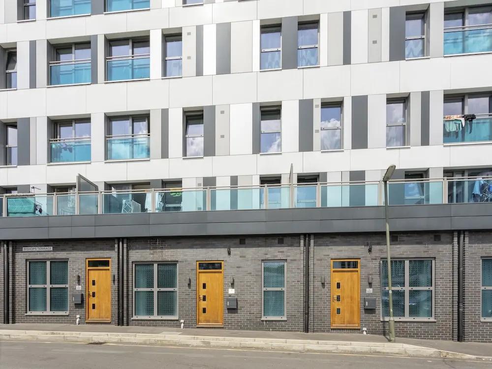 Queens Lodge 1-bed Apartment in Redhill