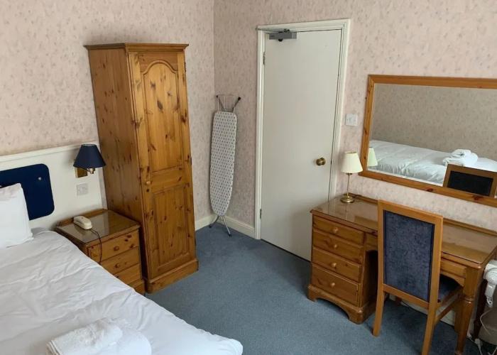 Yelf's Hotel