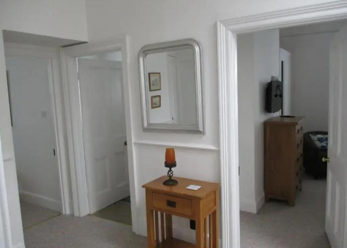 Lovely, Spacious, 3 Bedded, First Floor Apartment