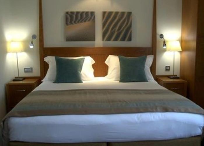 L'Horizon Beach Hotel & Spa