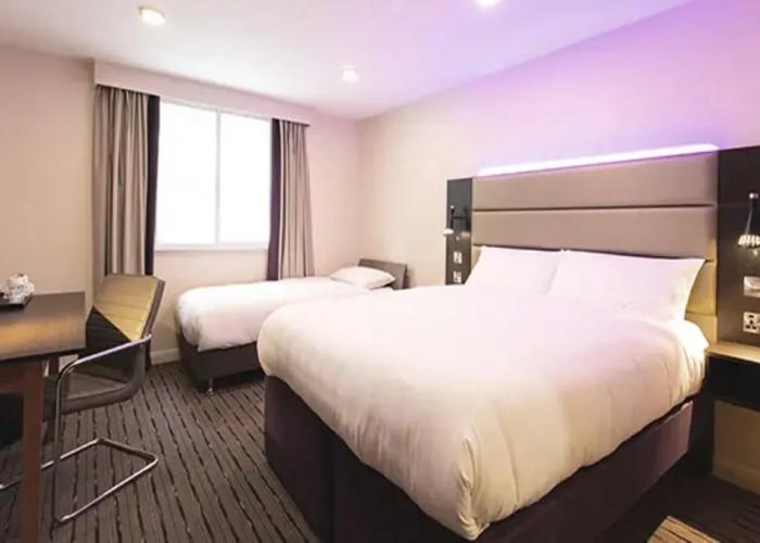 Premier Inn Luton South - M1 J9