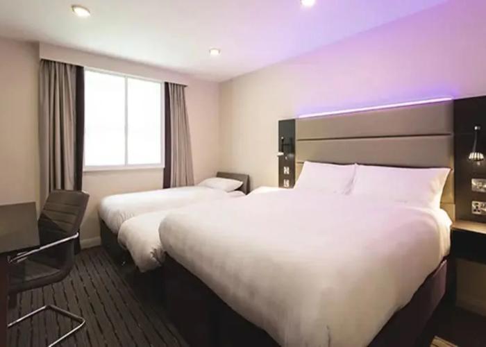 Premier Inn Luton South - M1 J9