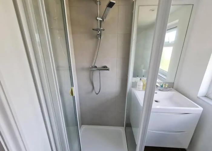 St Albans Stylish Suite With Kitchenette