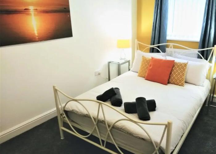 Modern Comfy 2-bedroom Flat in St Helens
