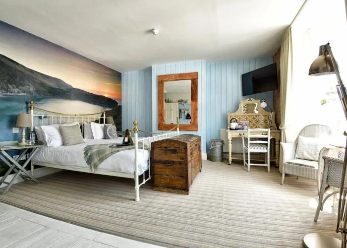 Lulworth Cove Inn